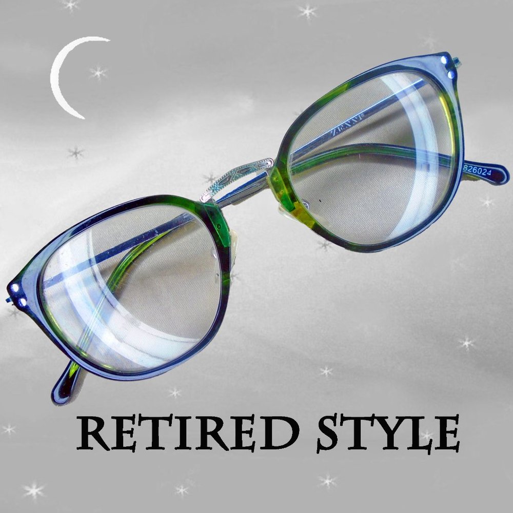 Retro Cat-Eye Glasses in Blue-Green Gradient - Unbranded